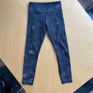 Zyia black reflective pocket light n tight legging